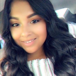 Meet your Posher, Nayeli